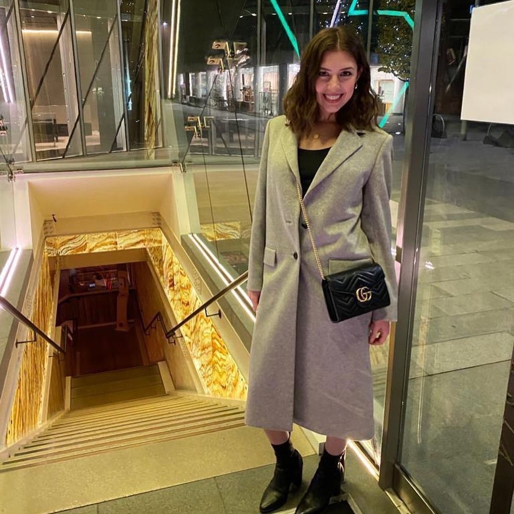 Meet your Posher, Christina